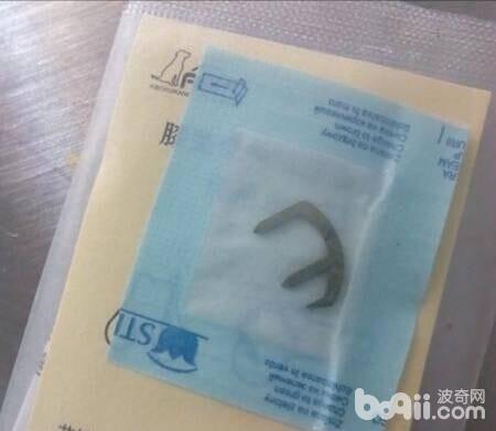   髌骨防滑板層E字形