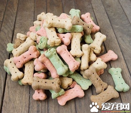 狗狗多大可以吃干狗糧 狗狗不宜喂食什麼